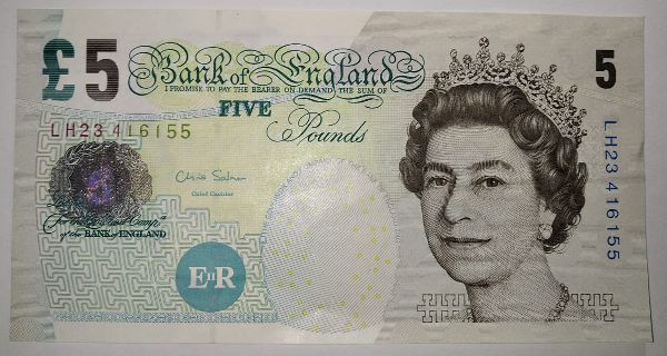 Великобритания, 5 фунтов (2002 г.)